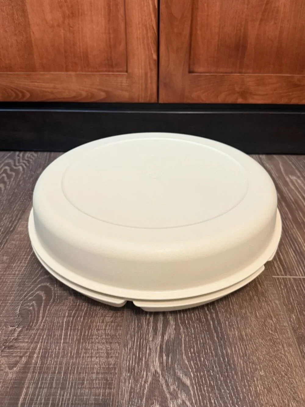 Tupperware Divided Snack and Dip Tray with Bowl